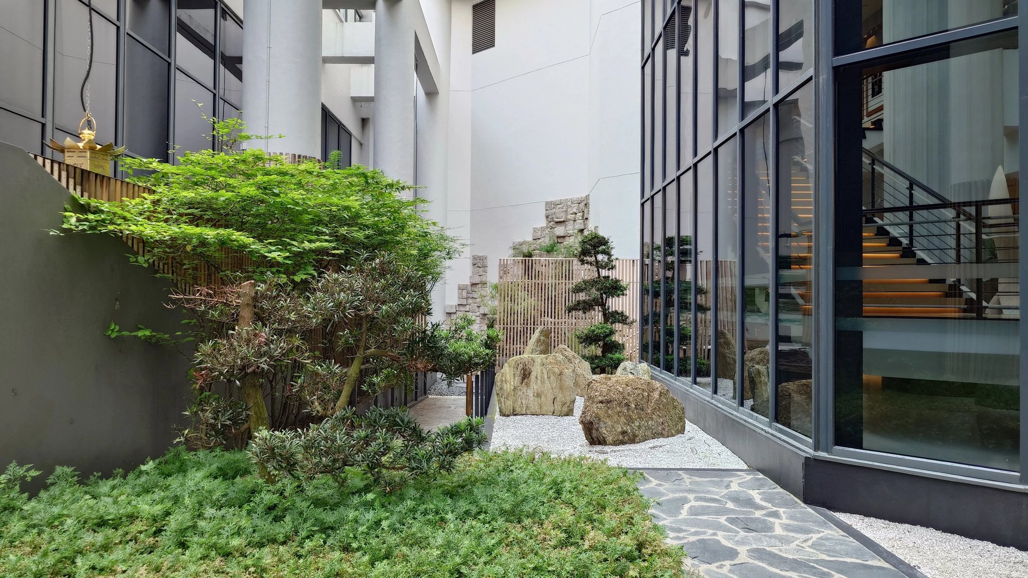 The Japanese garden on the way to Nobu
