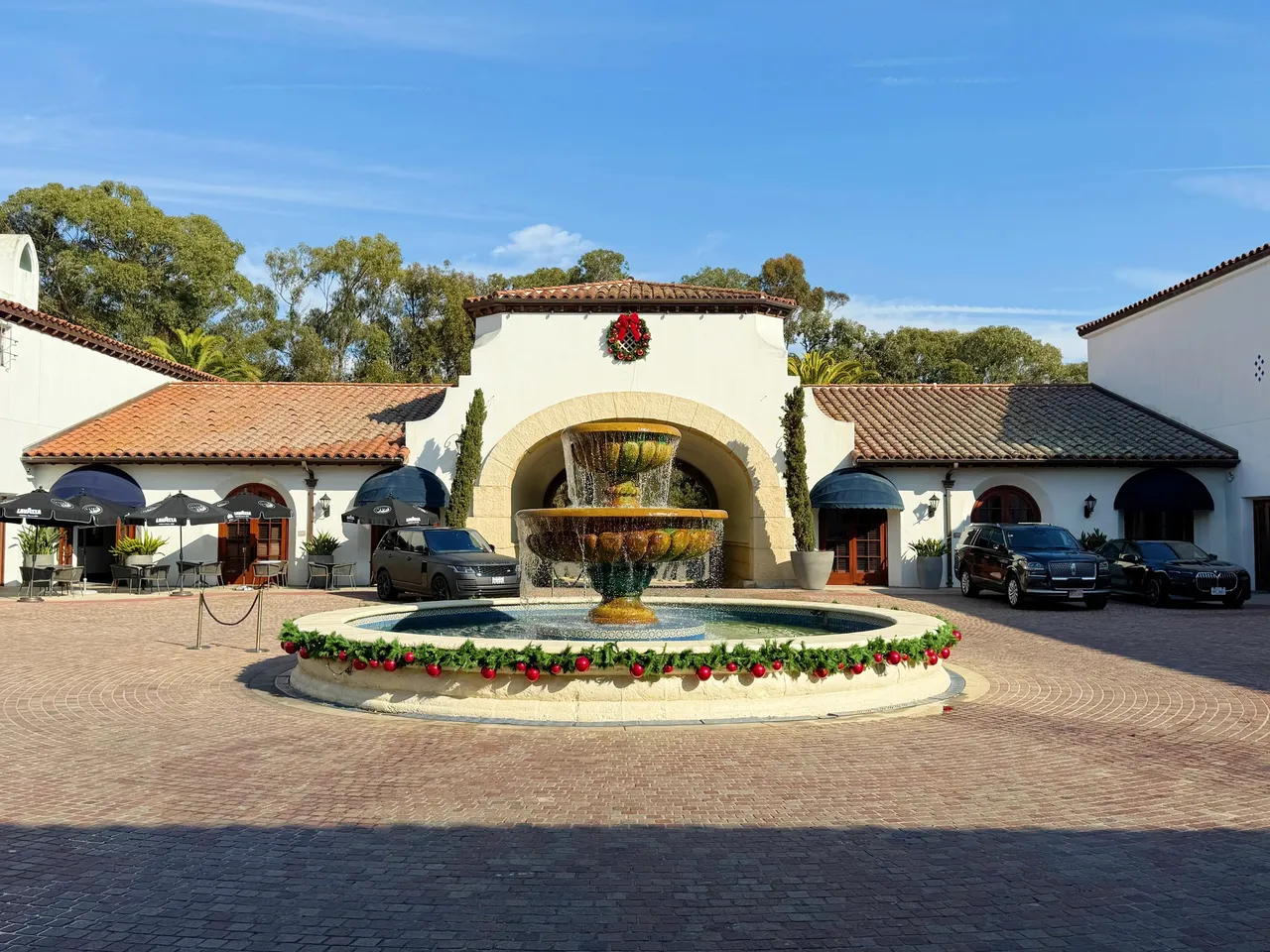 The front courtyard and fountain