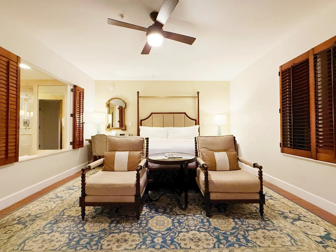 The bedroom seen from the foot of the bed